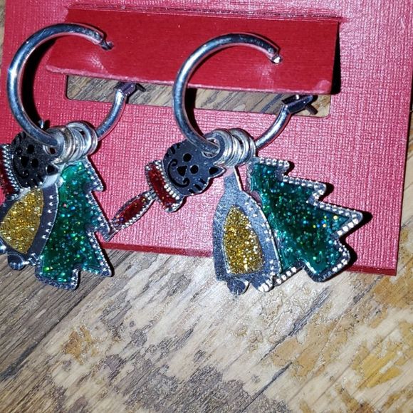 NWT Christmas cat earrings 5 for $20 jewelry sale - Picture 2 of 2